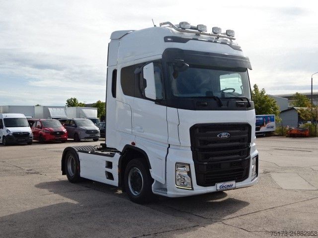 Standard tractor unit FORD F-Max Sattelzugmaschine