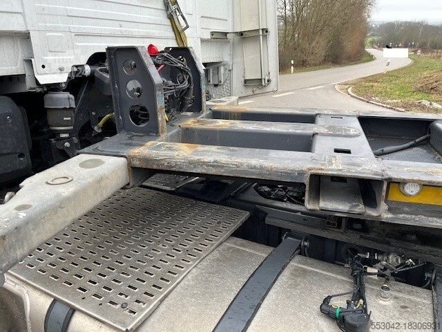 Semi-remorque surbaissée Kässbohrer Containeraufbau