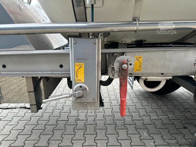 Voedseltanker Van Hool FOOD / 39.000L / 3-COMP / INOX / NL-trailer