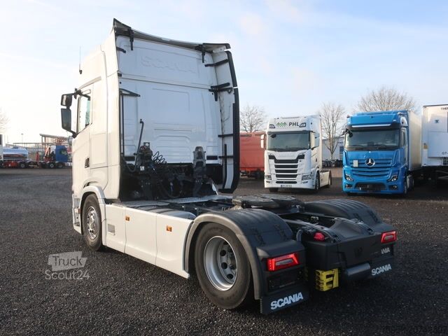 Standardowy ciągnik siodłowy Scania S 450 NGS LED Retrarder Standklima Navi Volluft