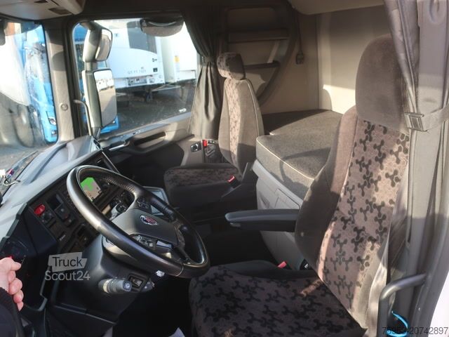 Standardowy ciągnik siodłowy Scania S 450 NGS LED Retrarder Standklima Navi Volluft