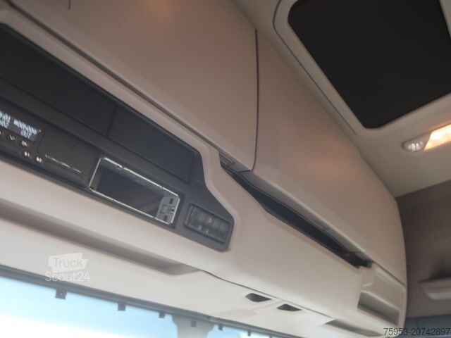 Standardowy ciągnik siodłowy Scania S 450 NGS LED Retrarder Standklima Navi Volluft
