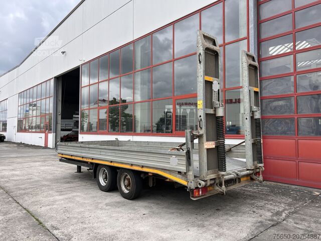 Naczepa niskopodwoziowa Möslein TTS 13 Schwebheim  13 t Tandemtieflader