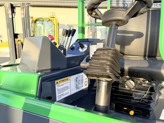 Chariot élévateur multidirectionnel Combilift CB4000 GAS TRIPLEX 5200 POSITIONER