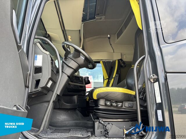 Volvo FH16 750 6x2/4 avec semi-remorque KWB P3 équipée d’une grue Hiab 1185 83 Volvo FH16 750 6x2/4 i.c.m. KWB P3 oplegger met Hiab ...