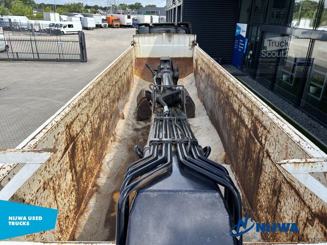 Volvo FH16 750 6x2/4 avec semi-remorque KWB P3 équipée d’une grue Hiab 1185 83 Volvo FH16 750 6x2/4 i.c.m. KWB P3 oplegger met Hiab ...