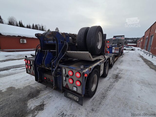 Стандартный трактор Volvo FH 16 750 8x4+2 GCW 180 ton / DOLLY / RETARDER ...