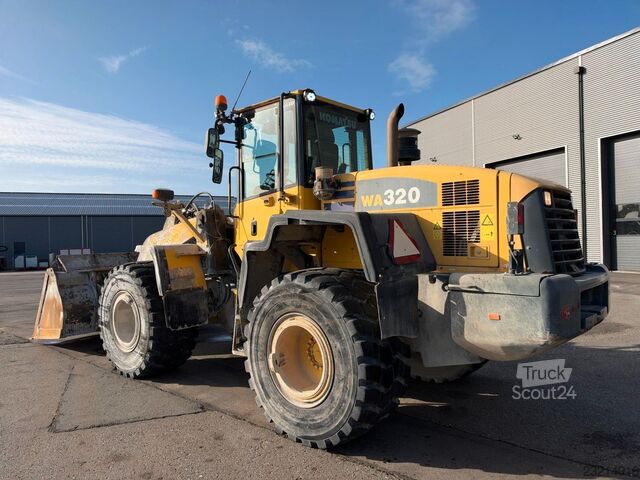 Hjullæsser KOMATSU WA320-5H 4x4 15 t. Wheelloader
