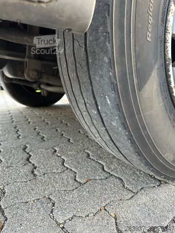 Autocarro con pianale e telone Renault D 16