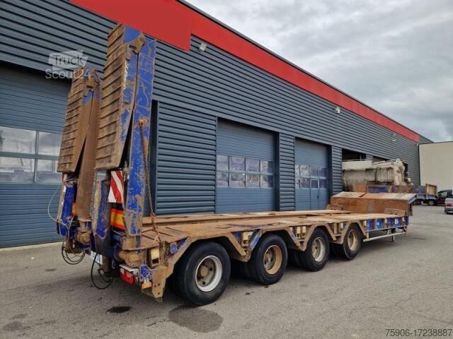 Semi-remorque  PORTE ENGINS 4 ESSIEUX