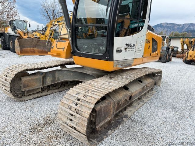 Chain excavator LIEBHERR R 924 LC Schnellwechsler BMT SW2 2x Löffeln