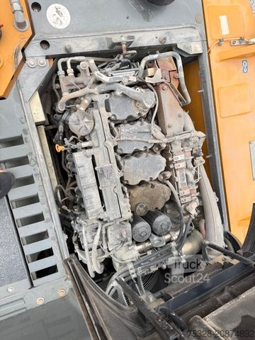 Chain excavator LIEBHERR R 924 LC Schnellwechsler BMT SW2 2x Löffeln