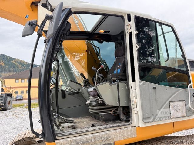 Chain excavator LIEBHERR R 924 LC Schnellwechsler BMT SW2 2x Löffeln