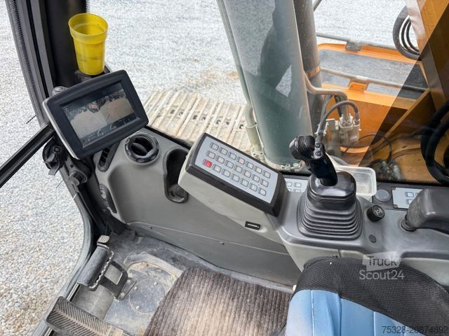 Chain excavator LIEBHERR R 924 LC Schnellwechsler BMT SW2 2x Löffeln