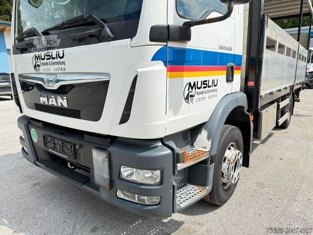 Autocarro con cassone fisso MAN TGM 15.250 ADR Pritsche Ladebordwand