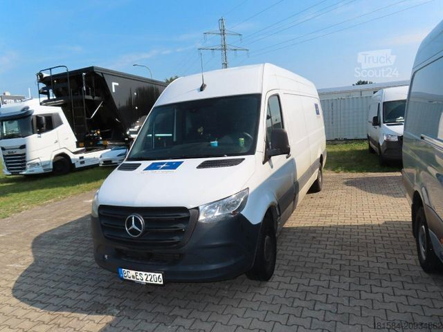 Duba panelată MERCEDES-BENZ Sprinter 317 CDI lang