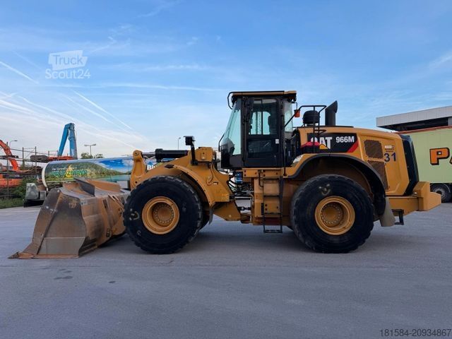 Riteņu iekrāvējs CATERPILLAR 966M