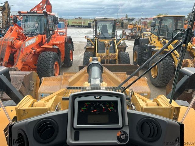 Riteņu iekrāvējs CATERPILLAR 966M