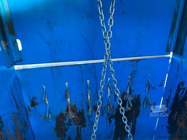   Altreifen-Ballenpresse