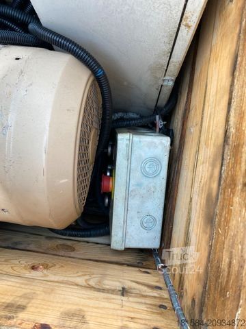   Altreifen-Ballenpresse