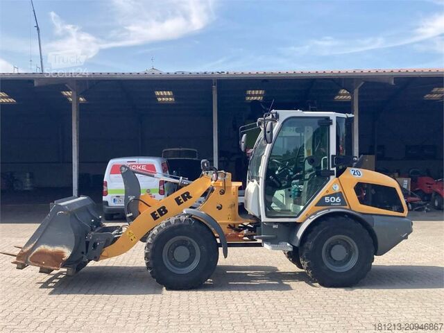 Pala gommata LIEBHERR L506 Compact