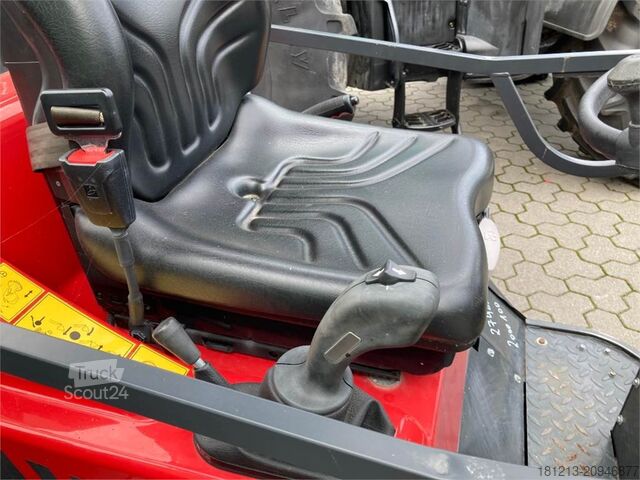 Погрузчик с колёсным шасси Schäffer 2028