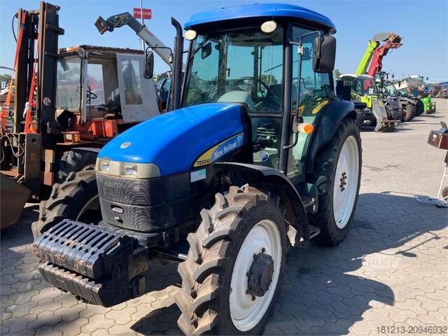 Landmaschine NEW HOLLAND TD 5040