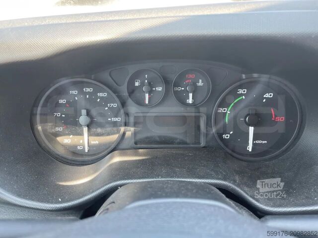 Transporte de pessoas IVECO Daily