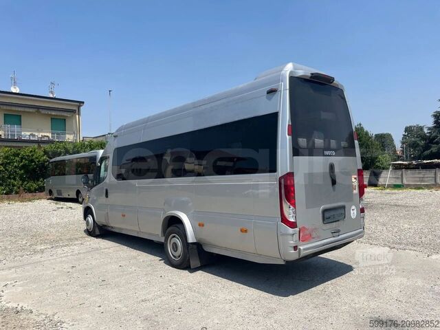 Transporte de pessoas IVECO Daily