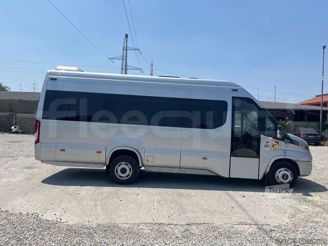 Transporte de pessoas IVECO Daily