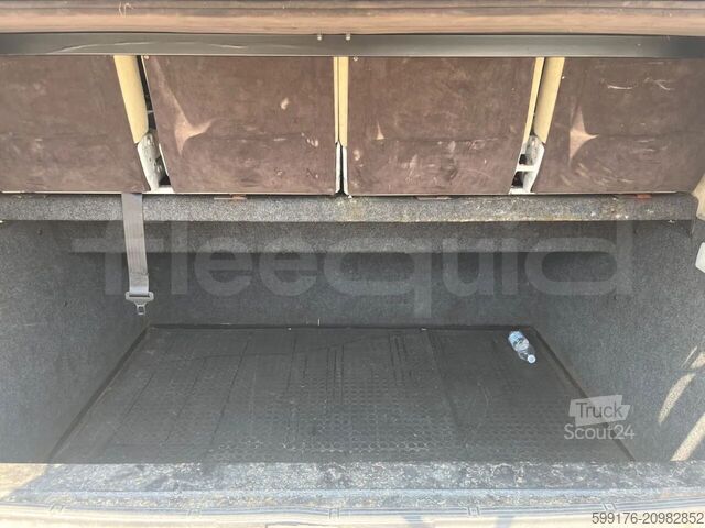 Transporte de pessoas IVECO Daily