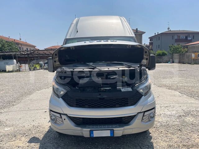 Transporte de pessoas IVECO Daily