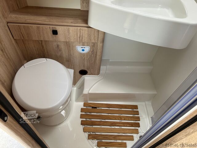 Halvintegrerad husbil EURA MOBIL PROFILA T 695 EB CAM PANO SD KAM LM