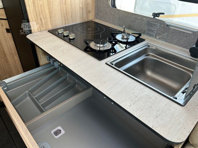 Halvintegrerad husbil EURA MOBIL XTURA 686 EF | WAB