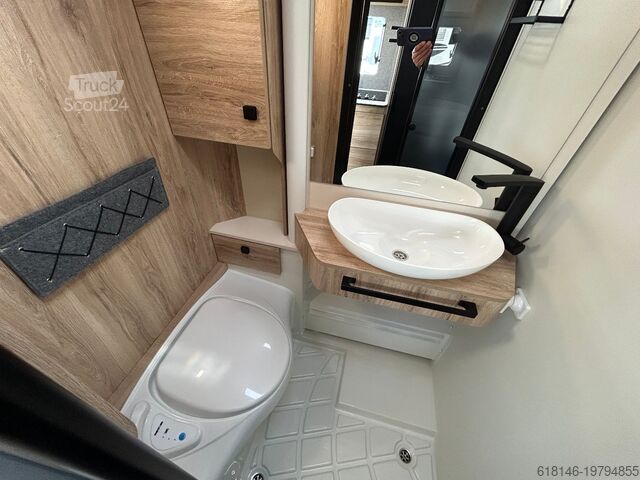 Halvintegrerad husbil EURA MOBIL XTURA 686 EF | WAB