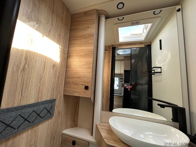 Halvintegrerad husbil EURA MOBIL XTURA 686 EF | WAB