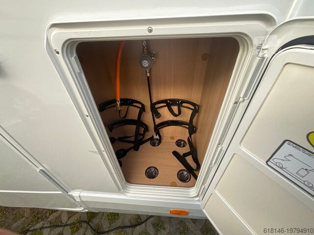 Alkoof camper FORSTER A 699 HB Comfort Line Winterpaket, Radio mit DAB