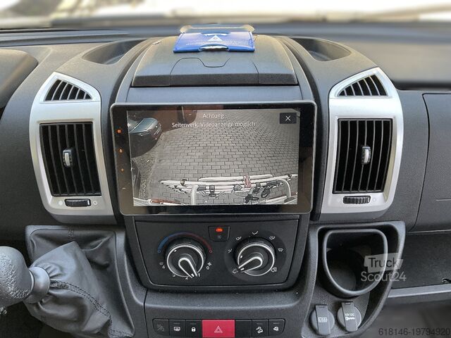 Semi-integrated camper BUERSTNER LYSEO TD 690 G NAVI / SOLAR / KLIMA / FAHRTRÄ