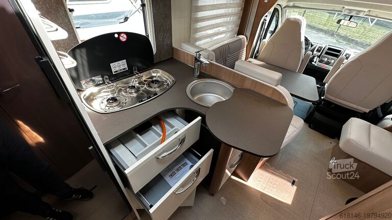 Semi-integrated camper BUERSTNER LYSEO TD 690 G NAVI / SOLAR / KLIMA / FAHRTRÄ