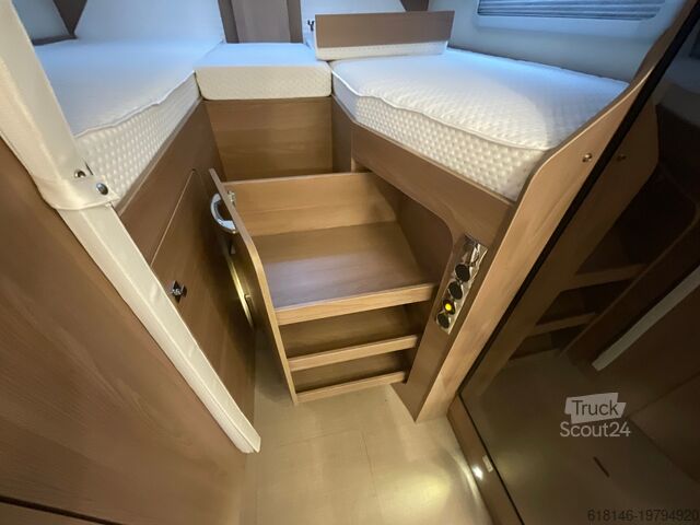 Semi-integrated camper BUERSTNER LYSEO TD 690 G NAVI / SOLAR / KLIMA / FAHRTRÄ