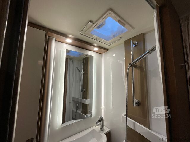 Semi-integrated camper BUERSTNER LYSEO TD 690 G NAVI / SOLAR / KLIMA / FAHRTRÄ