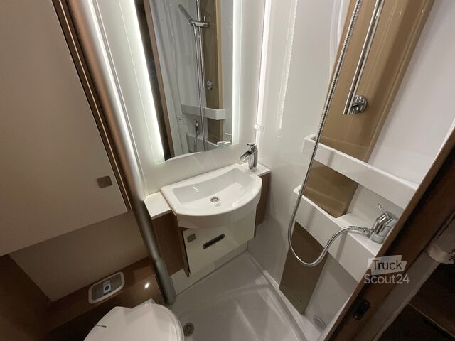 Semi-integrated camper BUERSTNER LYSEO TD 690 G NAVI / SOLAR / KLIMA / FAHRTRÄ