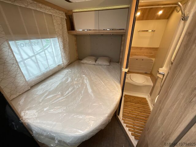 Halvintegrerad husbil EURA MOBIL PROFILA RS 675 SB DACHKLIMA/NAVI/RÜCK/MARKISE