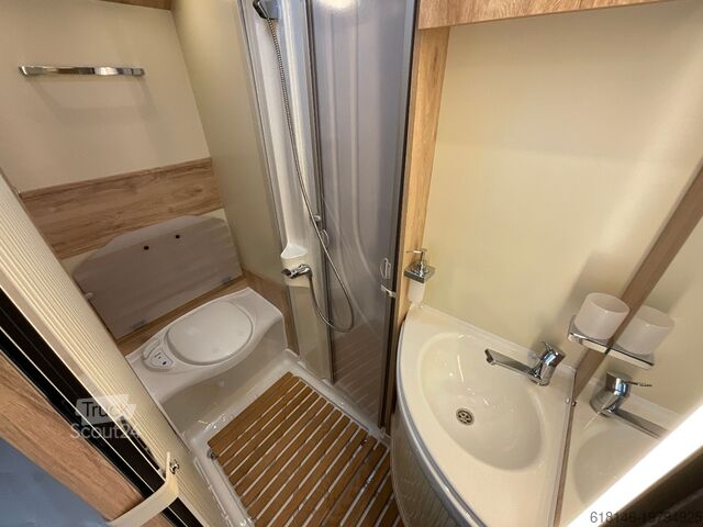 Halvintegrerad husbil EURA MOBIL PROFILA RS 675 SB DACHKLIMA/NAVI/RÜCK/MARKISE