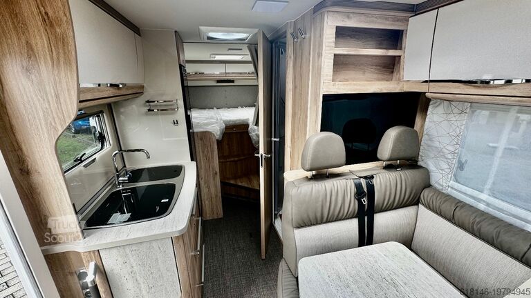 Halvintegrerad husbil EURA MOBIL PROFILA T 676 EB MAXI 4,4 t / Mondial Plus