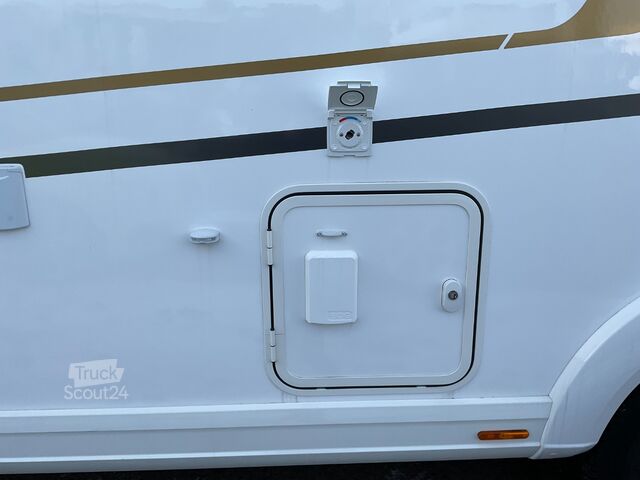 Halvintegrerad husbil EURA MOBIL PROFILA T 676 EB MAXI 4,4 t / Mondial Plus