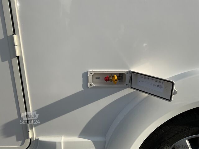 Halvintegrerad husbil EURA MOBIL PROFILA T 676 EB MAXI 4,4 t / Mondial Plus