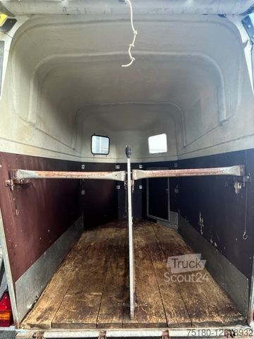Pferdeanhänger  Bretthauer 2-Pferdeanhänger 2t. Holz/Polydach