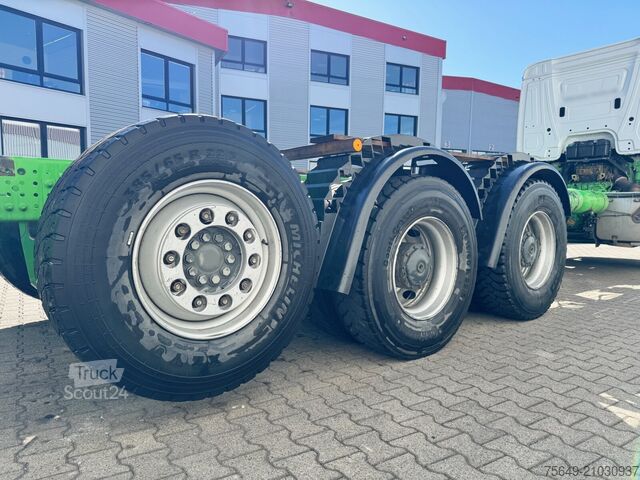 Châssis de camion Mercedes-Benz Arocs 3242/48 LK 8x4/4 Arocs 3242/48 LK 8x4/4, Lenk-/Liftachse, Nebenantrieb