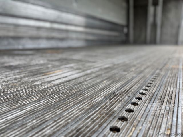 Вантажівка для напоїв MERCEDES-BENZ ANTOS 2543 L / LBW /  AHK